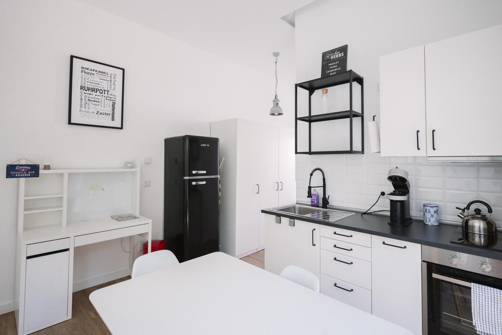 Schoene, Moderne Wohnung Mit Grosszuegiger Terasse Essen Eksteriør billede
